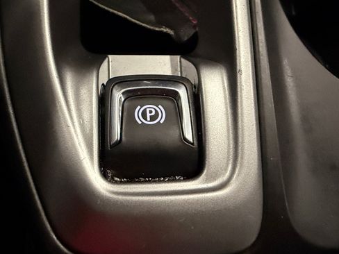 Used 2024 Chevrolet Trax RS w/ Driver Confidence Package FWD image 34