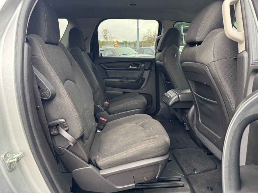 Used 2016 GMC Acadia SLE FWD image 19
