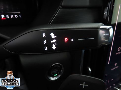 Used 2025 GMC Acadia Elevation image 18