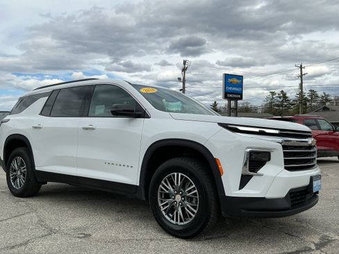 Certified 2024 Chevrolet Traverse LT AWD/4WD image 2