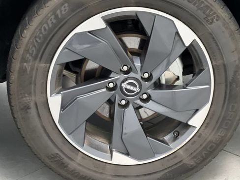 Used 2025 Nissan Rogue SV AWD/4WD image 73