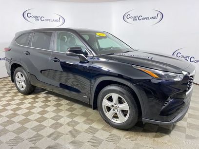 Used 2024 Toyota Highlander LE