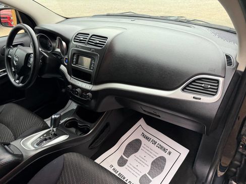 Used 2013 Dodge Journey SE image 21