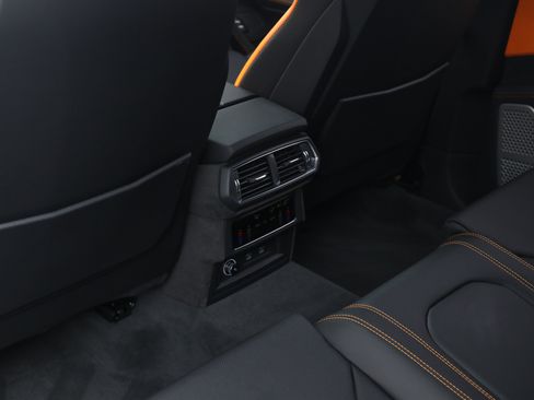 Used 2026 Lamborghini Urus SE AWD/4WD image 34
