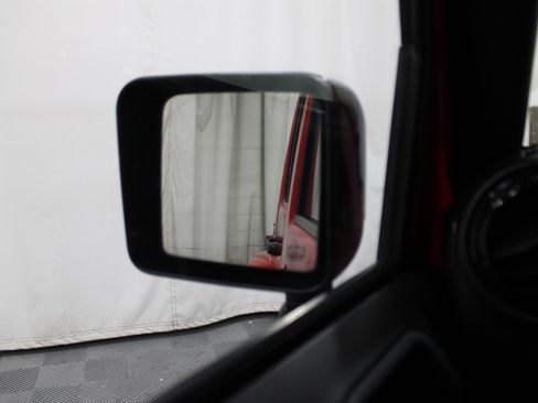 Used 2015 Jeep Wrangler Unlimited Sahara image 9