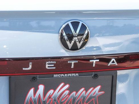 Used 2025 Volkswagen Jetta Sport image 10