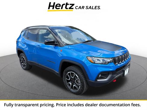 Used 2025 Jeep Compass Trailhawk AWD/4WD image 1