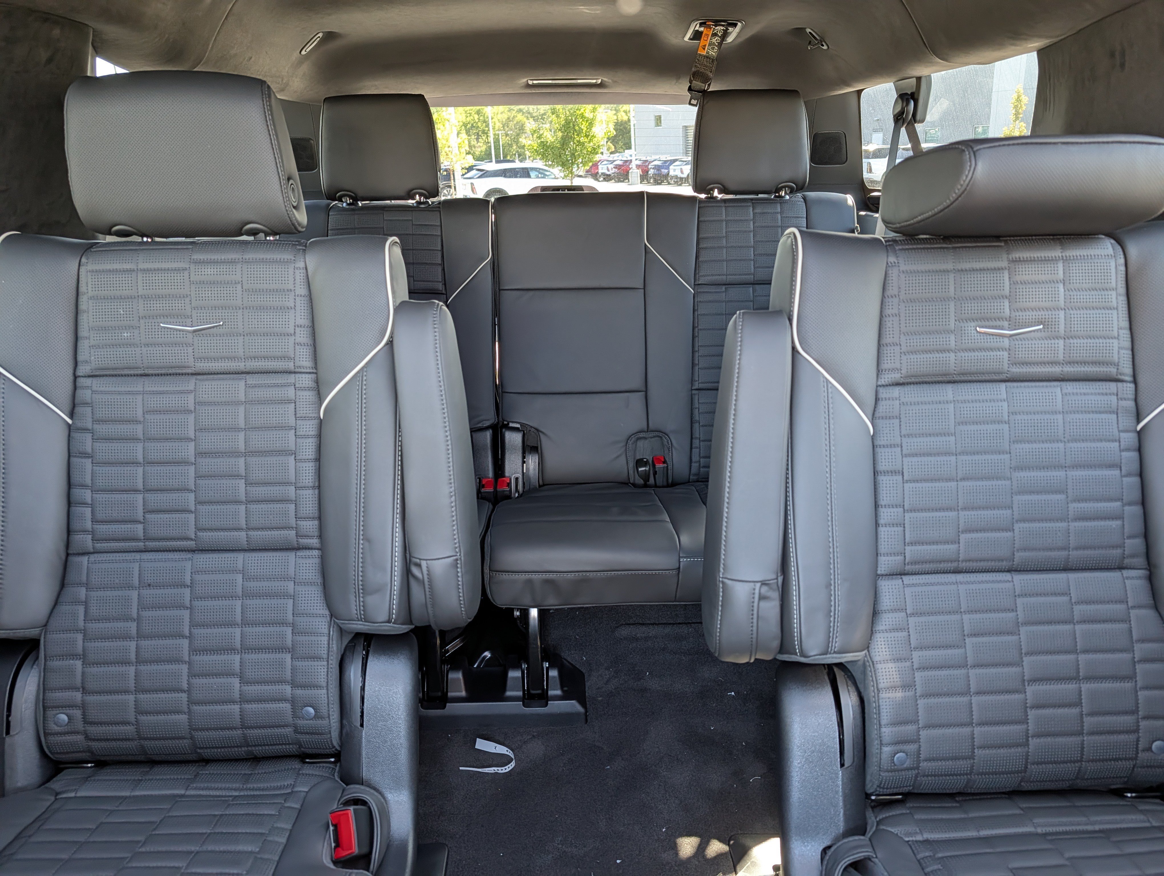 Used 2026 Cadillac Escalade ESV Platinum Sport w/ LPO, ONYX Package AWD/4WD image 13