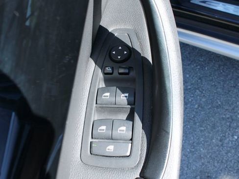 Used 2019 BMW X1 xDrive28i w/ Convenience Package image 11