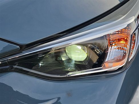 Certified 2025 Subaru Crosstrek 2.0i Premium image 32