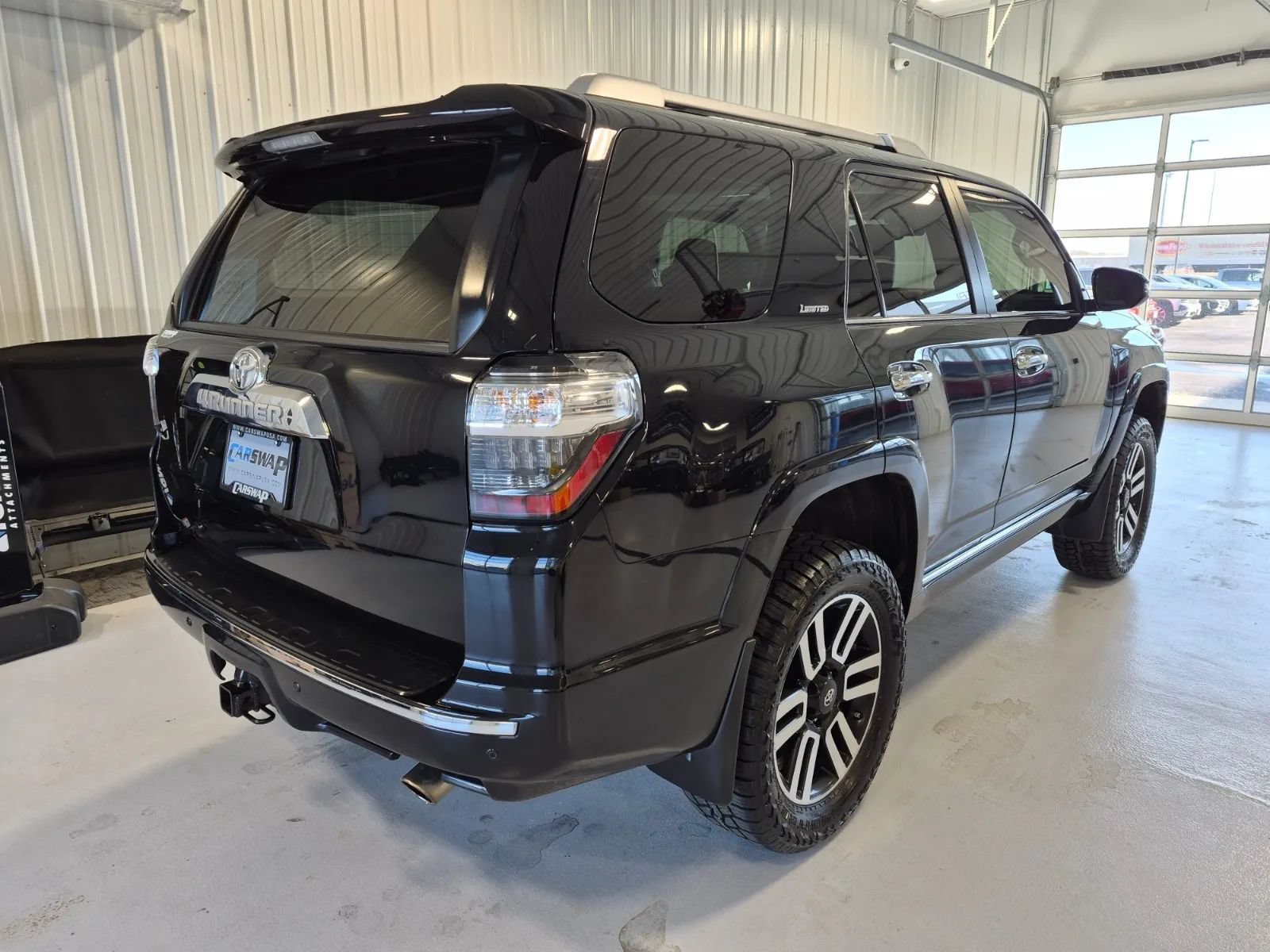 Used 2021 Toyota 4Runner Limited w/ Convenience Package (TMS) AWD/4WD image 3