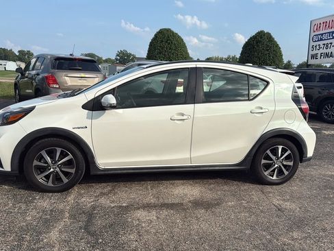 Used 2018 Toyota Prius C One image 2