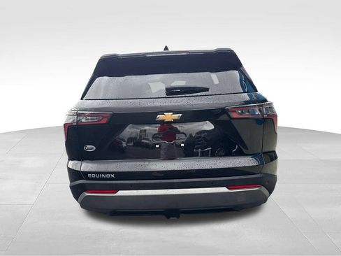Used 2026 Chevrolet Equinox LT FWD image 8