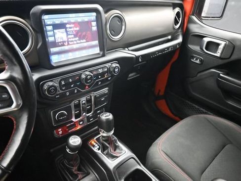 Used 2018 Jeep Wrangler Unlimited Rubicon AWD/4WD image 8
