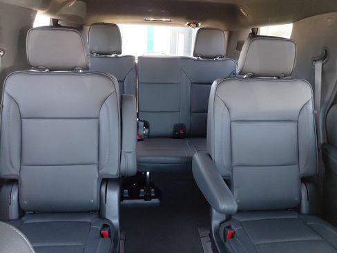 Used 2025 GMC Yukon Denali AWD/4WD image 39