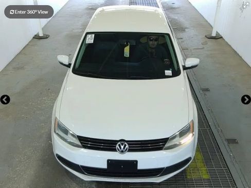 Used 2013 Volkswagen Jetta SE FWD image 3