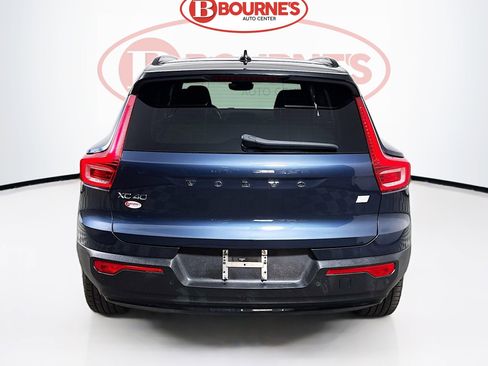 Used 2022 Volvo XC40 P8 Recharge Ultimate image 11