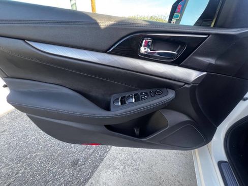 Used 2018 Nissan Maxima 3.5 S image 17