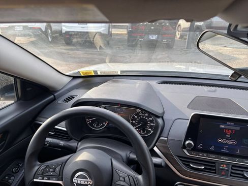 Used 2026 Nissan Altima 2.5 SV FWD image 27
