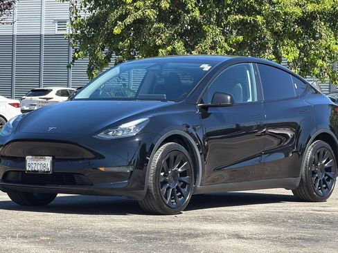 Used 2023 Tesla Model Y Long Range AWD/4WD image 8