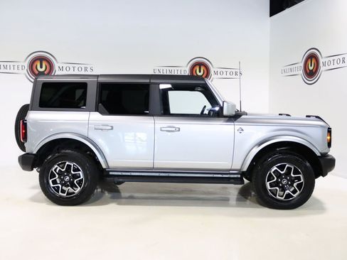 Used 2023 Ford Bronco Outer Banks AWD/4WD image 5
