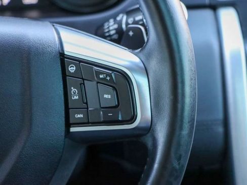 Used 2018 Land Rover Discovery Sport HSE image 30