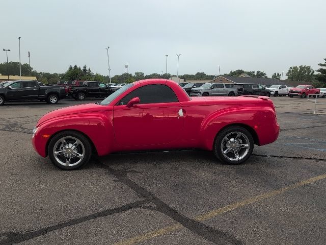 Used 2004 Chevrolet SSR w/ Preferred Equipment Group RWD image 3