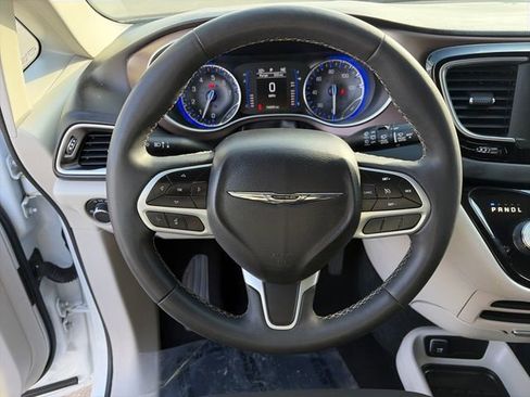 Used 2023 Chrysler Voyager LX FWD image 28