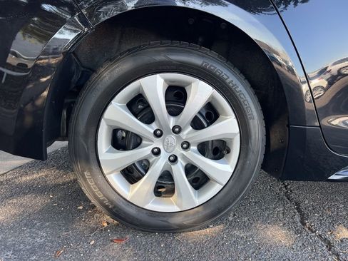 Used 2024 Toyota Corolla LE image 9