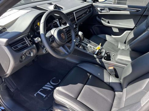 New 2026 Porsche Macan image 17