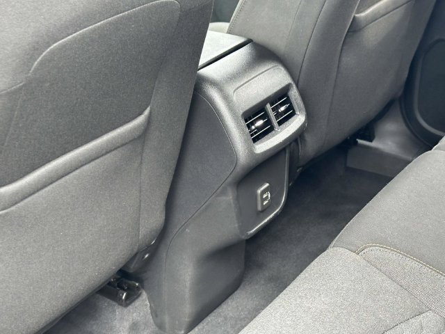 Used 2021 Chevrolet Equinox LT FWD image 18