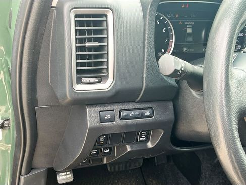 Used 2022 Nissan Frontier SV w/ SV Premium Package AWD/4WD image 10