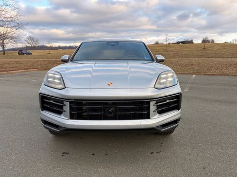 New 2026 Porsche Cayenne Coupe AWD/4WD image 10