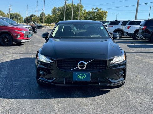 Used 2022 Volvo S60 B5 Momentum w/ Premium Package image 8