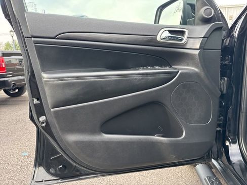 Used 2022 Jeep Grand Cherokee Laredo X image 14