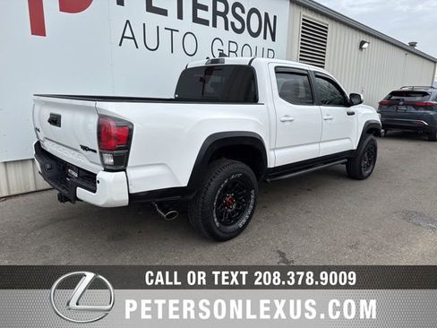 Used 2017 Toyota Tacoma TRD Pro AWD/4WD image 3