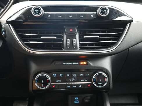 Used 2022 Ford Escape SEL FWD image 17