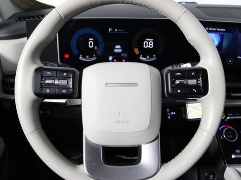 Used 2024 Hyundai Santa Fe SEL FWD image 13