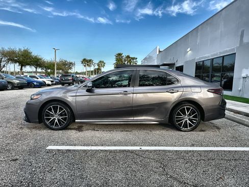 Used 2022 Toyota Camry SE w/ Audio Upgrade Package image 5