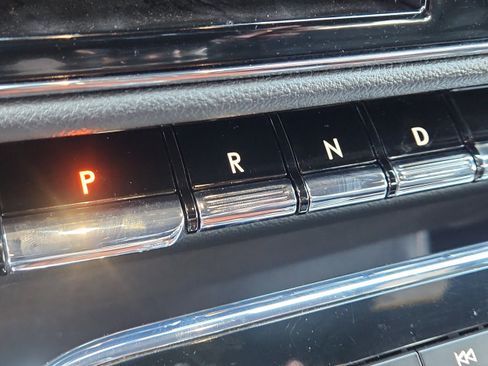 Used 2024 Lincoln Navigator Premiere AWD/4WD image 24