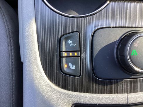 Used 2020 GMC Acadia SLT w/ Trailering Package image 6