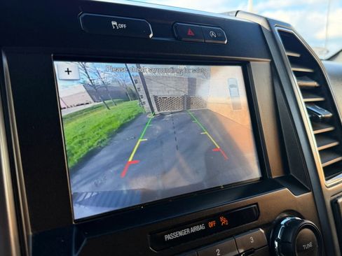 Used 2018 Ford F150 XLT w/ Equipment Group 302A Luxury AWD/4WD image 21