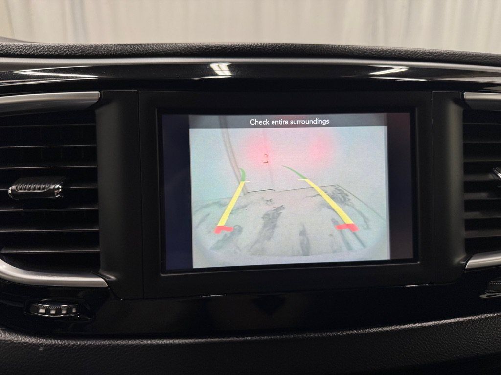 Used 2020 Chrysler Pacifica Touring w/ S Appearance Package FWD image 27