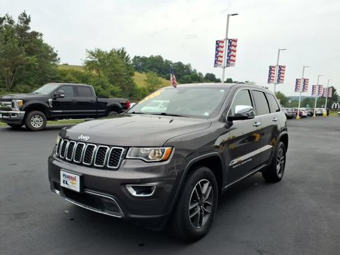 Used 2019 Jeep Grand Cherokee Limited AWD/4WD image 4