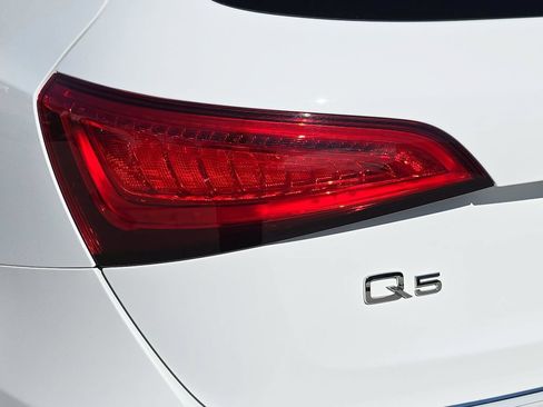 Used 2017 Audi Q5 2.0T Premium AWD/4WD image 36