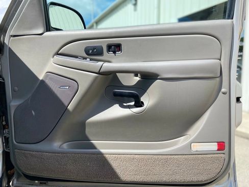 Used 2004 GMC Yukon XL SLT w/ Preferred Equipment Group RWD image 16