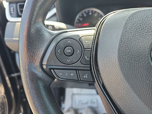 Used 2022 Toyota RAV4 LE FWD image 14