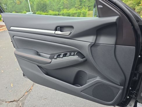 New 2025 Nissan Altima 2.5 SR image 23