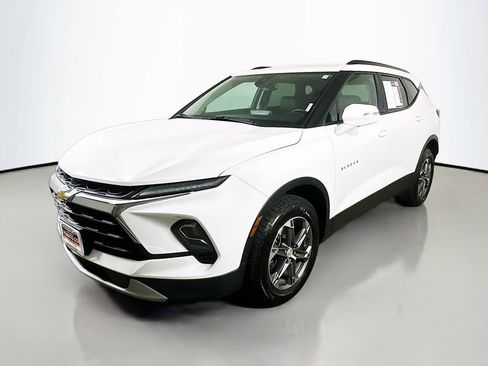 Used 2024 Chevrolet Blazer LT FWD image 3