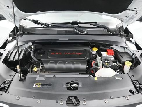 Used 2022 Jeep Compass Latitude w/ Sun and Sound Group AWD/4WD image 40
